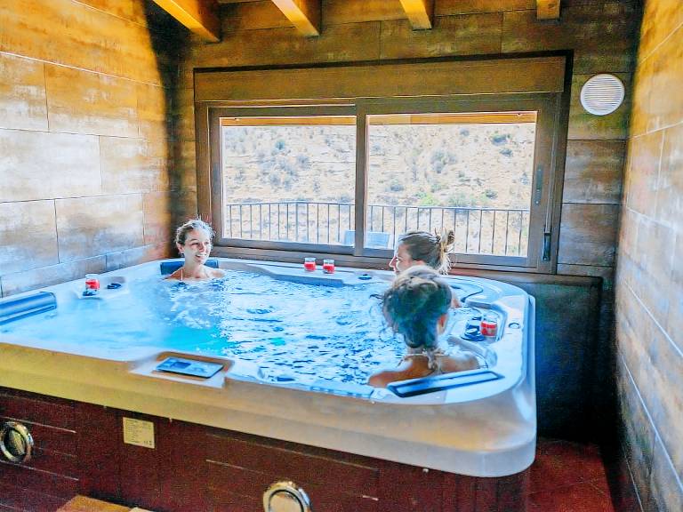 Vacation home with BBQ, pool & terrace | Pets are welcome — photo 3