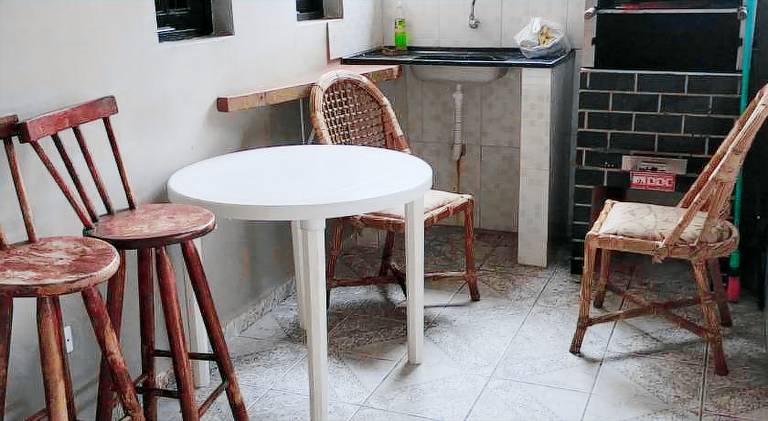 Vacation home with patio & BBQ | Pets are welcome — photo 3
