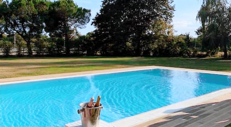 Villa with pool | Pet-friendly — photo 3