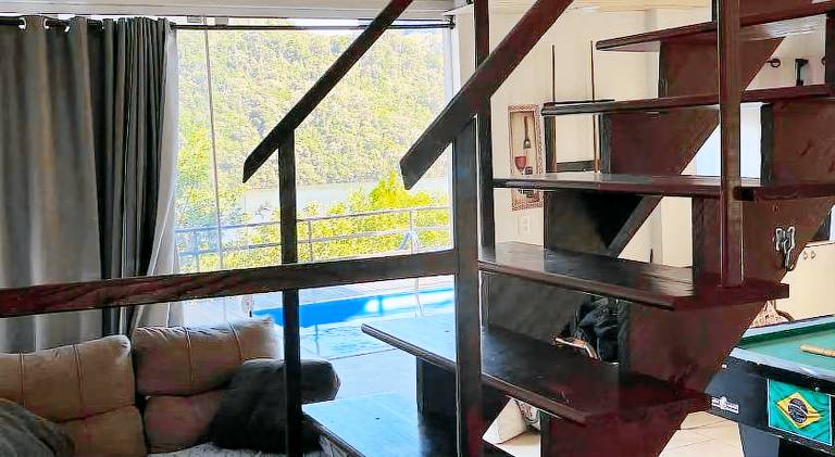House with pool — photo 2