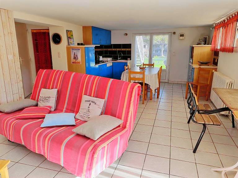 Holiday apartment with barbecue & garden | Garden view — photo 4