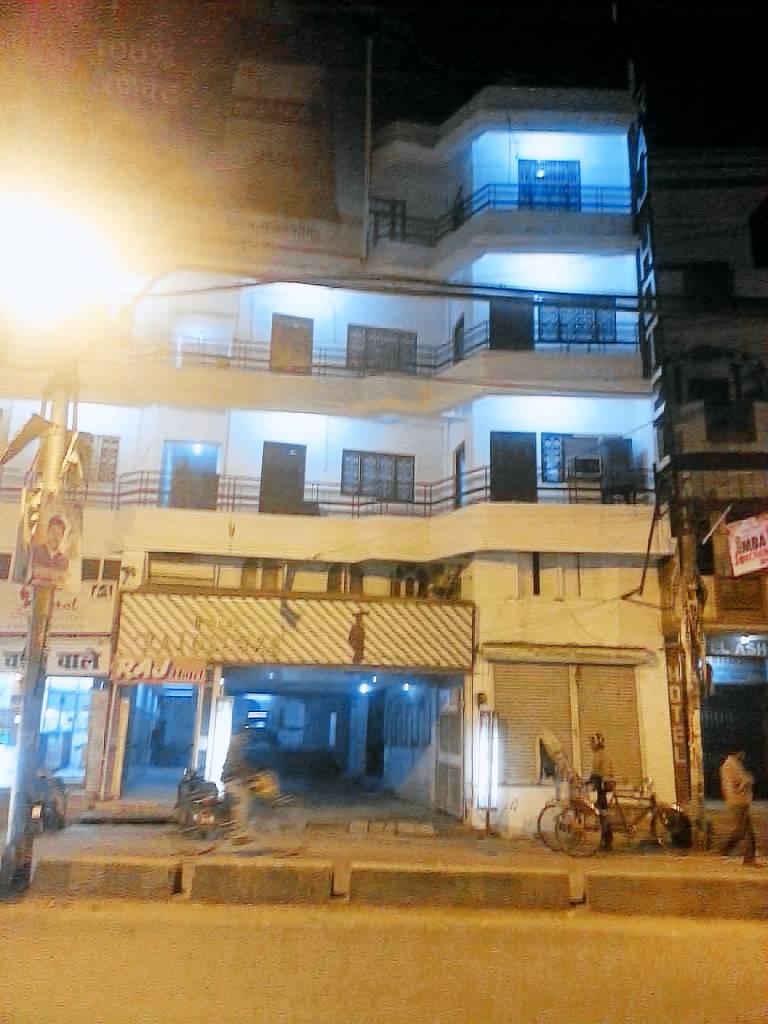 Raj Hotel in Prayagraj