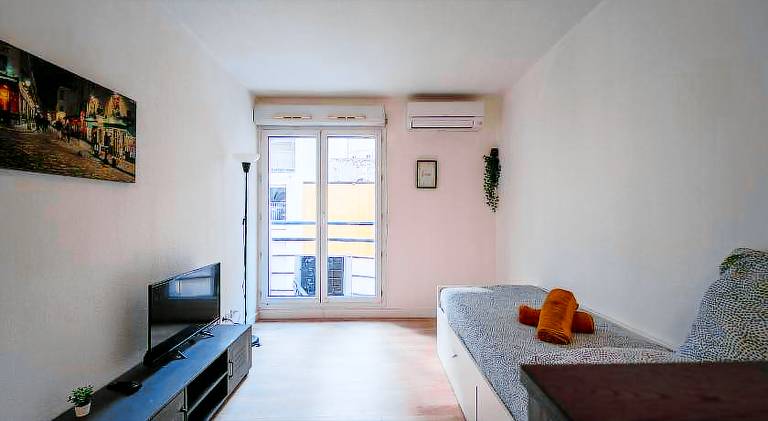 Appartement tout equipe a 600m de la gare ST Charles — photo 2