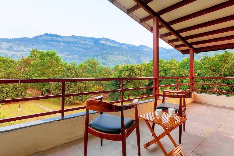 Beautiful villa with yard | Pet-friendly — photo 3