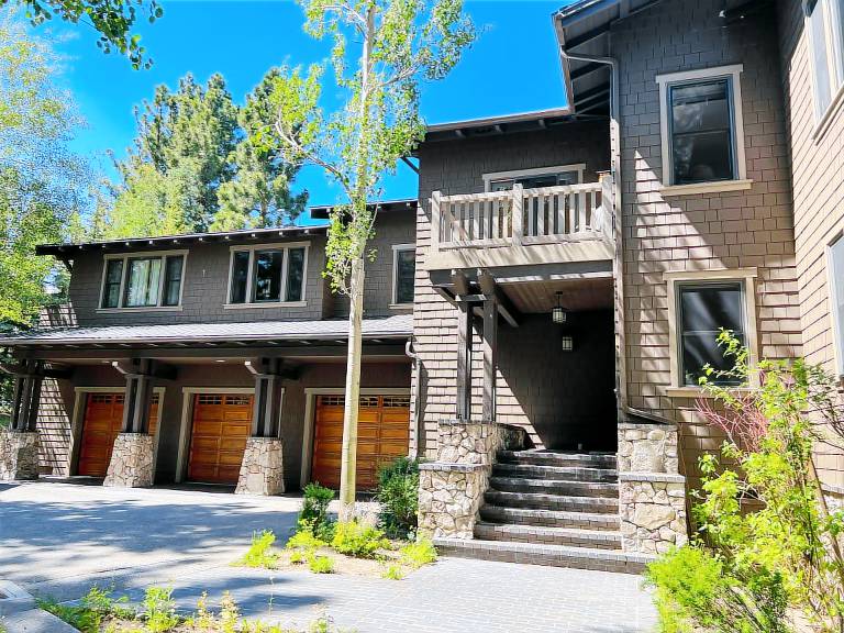 Family-oriented vacation home with patio, sauna & BBQ | Golf view | Ski nearby | Pets allowed — photo 3