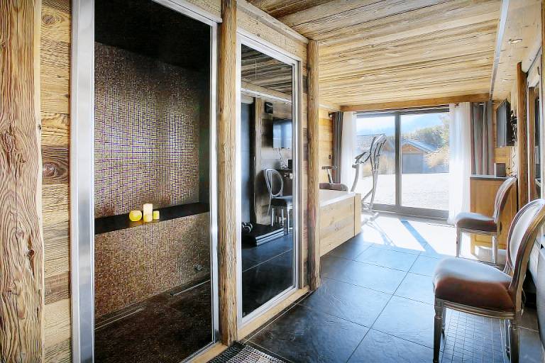 5-star Annecy chalet with season pool, lake & mountain views - OVO Network — photo 4