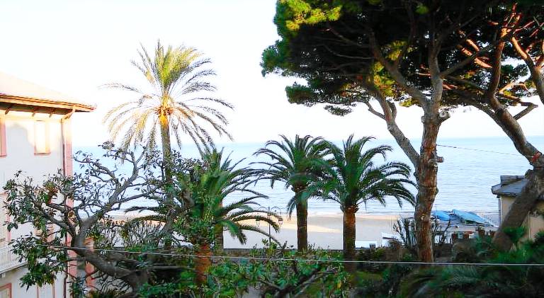 Serviced apartment for 4 persons in Alassio