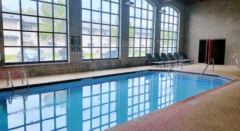 Wingate by Wyndham Coon Rapids — photo 4