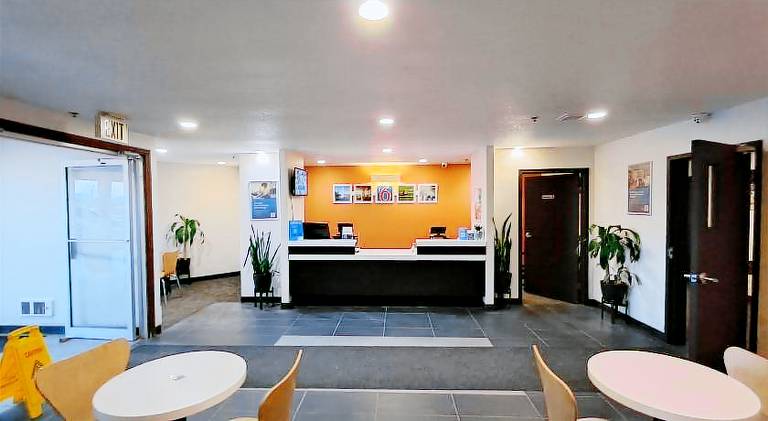 Motel 6 Regina, SK — photo 2