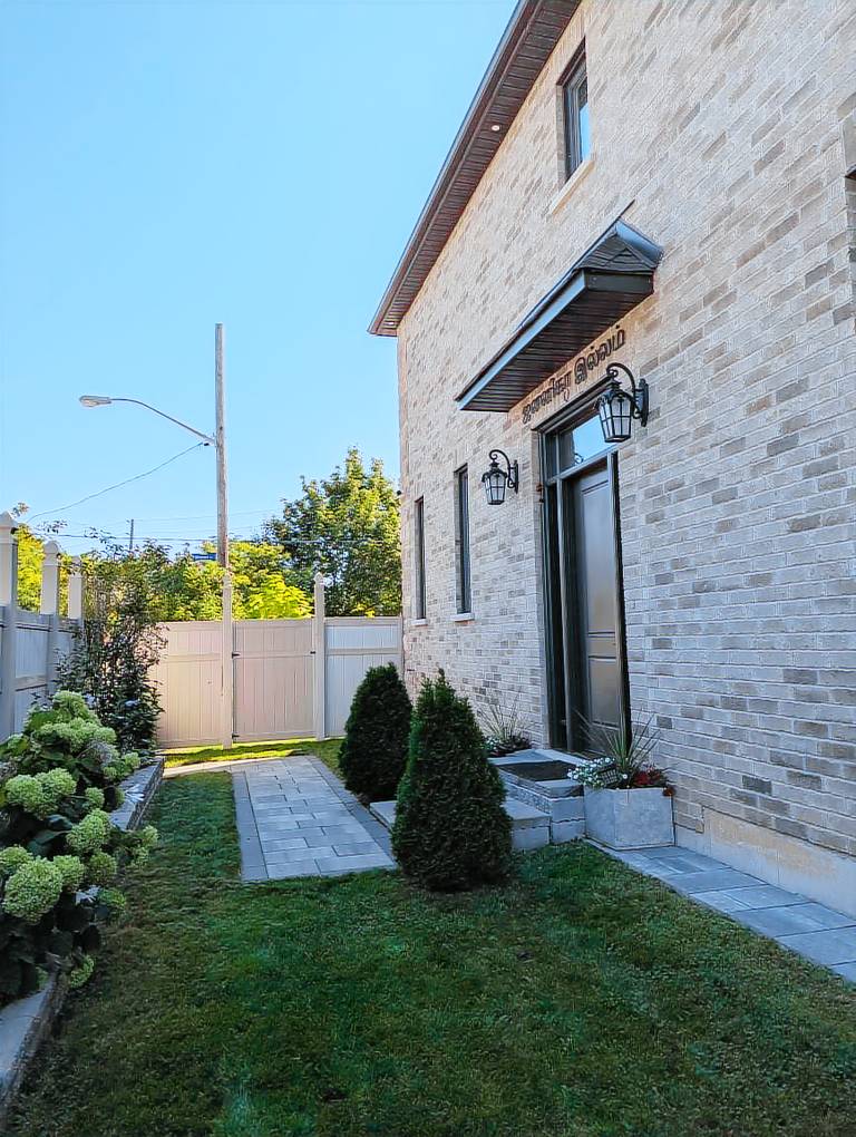 102 m&sup2; Privatzimmer