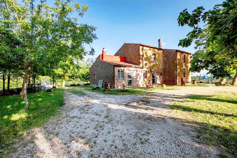 Vacation home with garden, barbecue & hot tub — photo 4