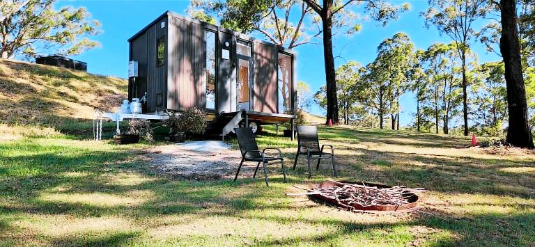 House  Rainbow Flat