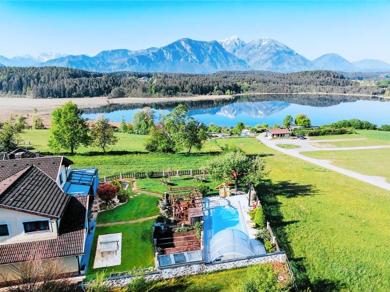 Apartment with garden, barbecue & terrace | Lake view — photo 2