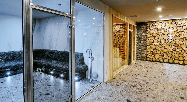 Serviced apartment with pool, garden & patio | Suitable for remote work — photo 2