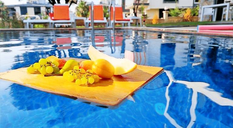 Villa with yard, pool & barbecue | Good for workation in Menderes