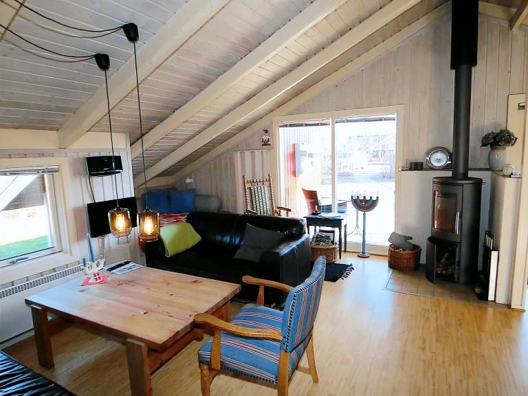 Child-friendly vacation home with sauna & terrace | Next to the beach | Pets allowed — photo 3