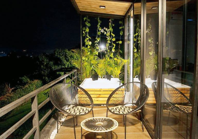 Nice vacation home with patio & garden | Pet-friendly — photo 5