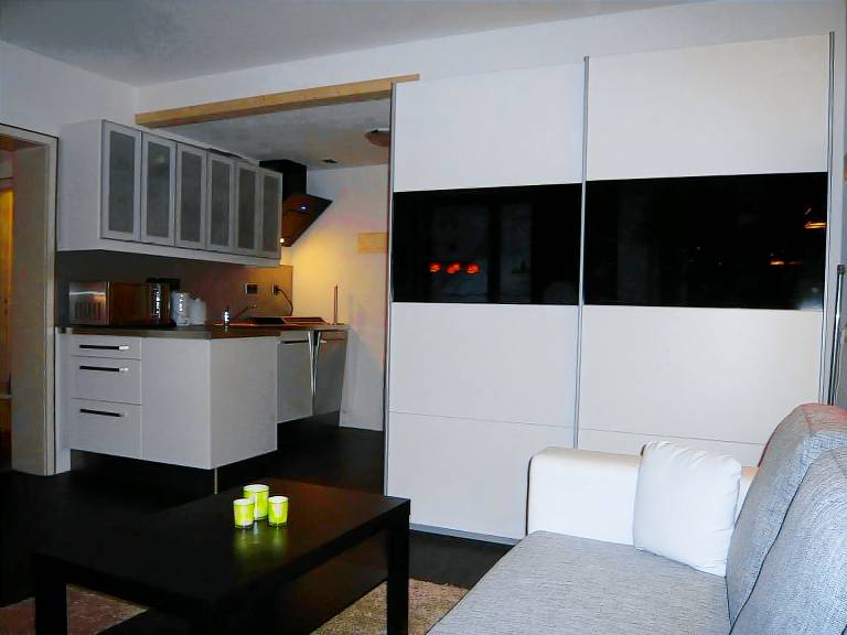 Apartment with pool — photo 4