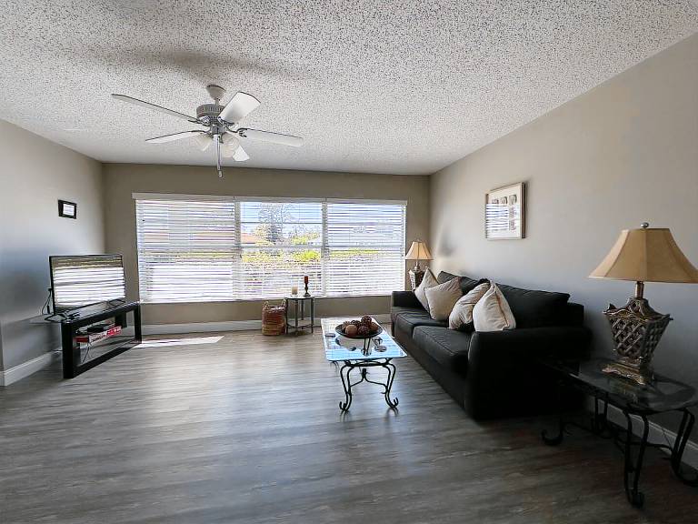 Big vacation home with garden | Pet-friendly — photo 4