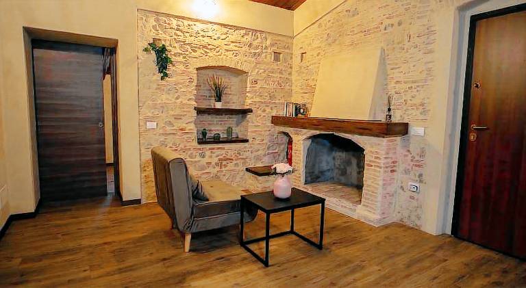 Serviced apartment with yard — photo 4