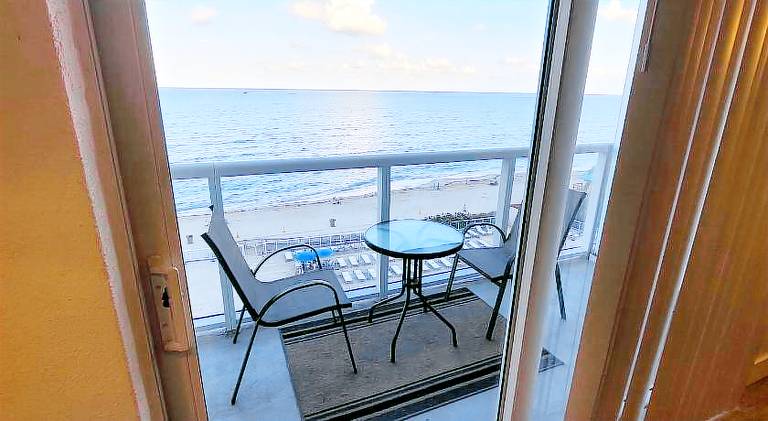 Estudios para 4 personas en la playa de Sunny Isles Beach — photo 4