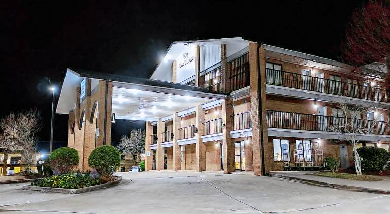 Brick Lodge Atlanta Norcross — photo 2