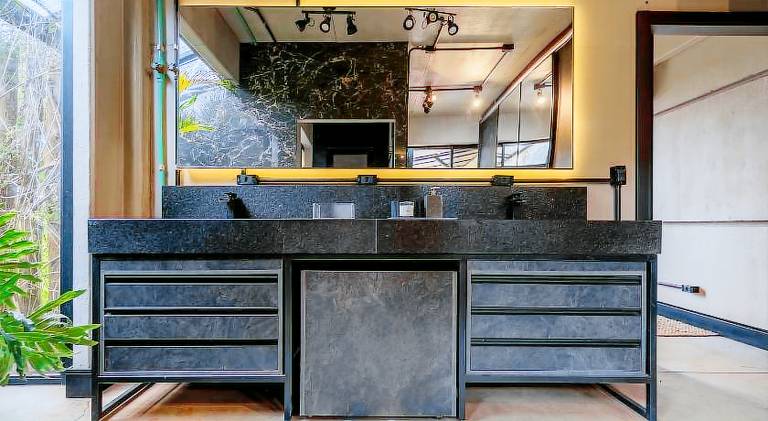 Ample house with hot tub | Pets allowed — photo 5
