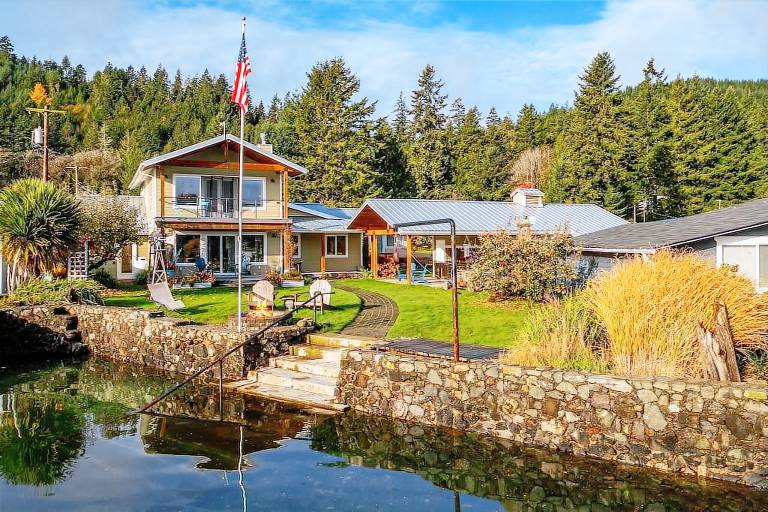 Lake Cushman Vacation Rentals from 149 HomeToGo