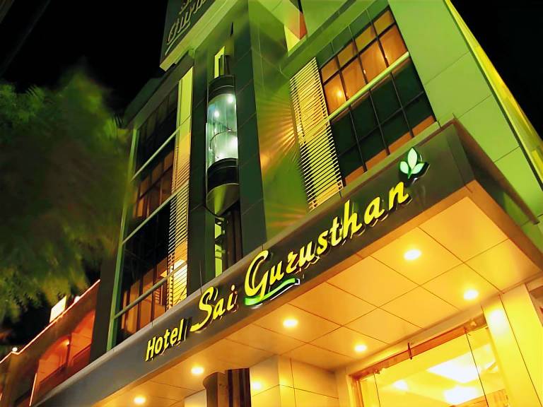 Hotel Sai Gurusthan in Rahata