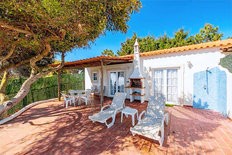 Fully equipped house with yard, patio & barbeque | Beach nearby | Pets allowed — photo 2