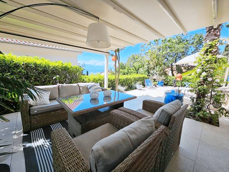 Apartment Barbara with sea view in Omisalj