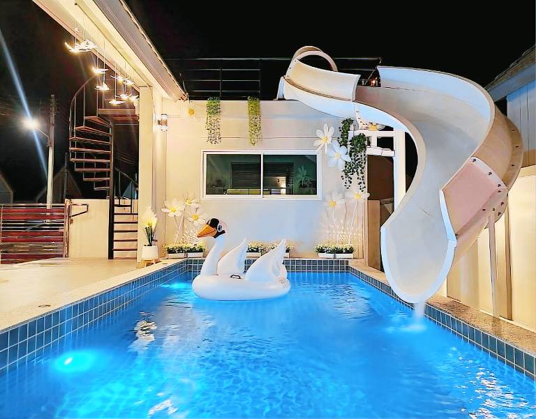 Windy Pool Villa Cha-am HuaHin in Phetchaburi