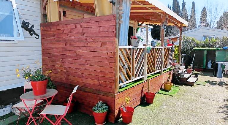 AU BONHEUR Mobil-home 4-6 personnes Frejus in Fréjus