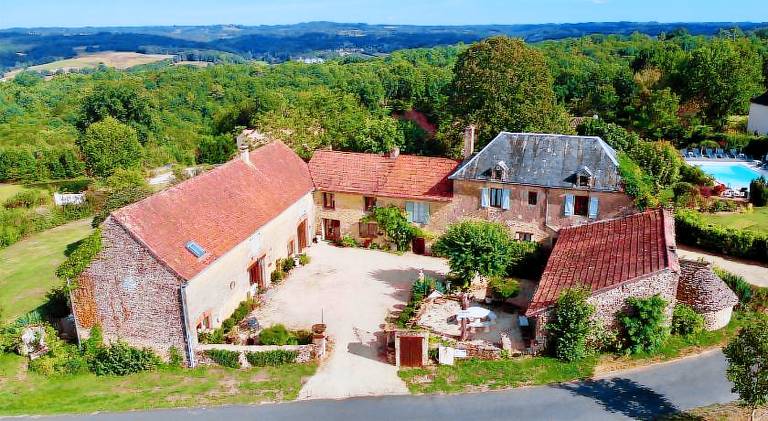 Vacation home with private pool, yard & patio in Gaillard