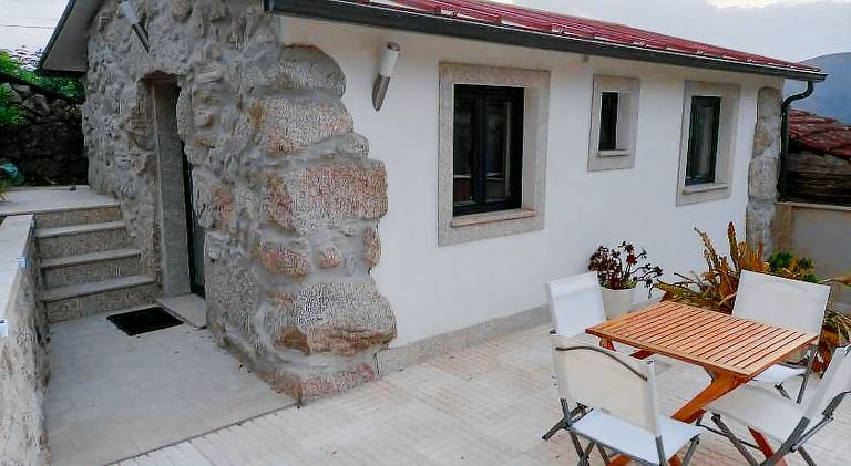 Chalet with terrace in Viseu