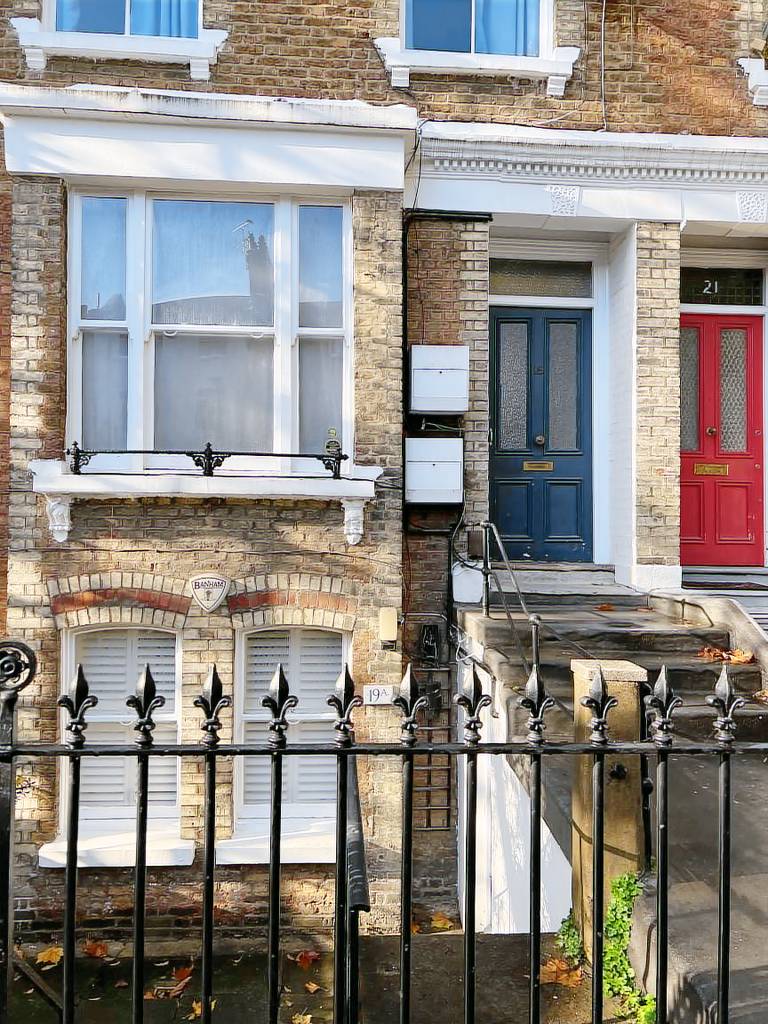 Stunningly Spacious 1BD Garden Flat in West London