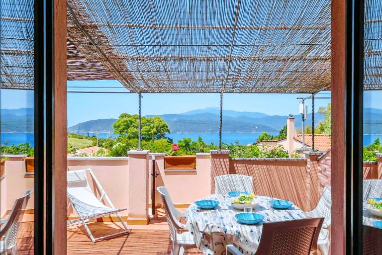 Vacation home with barbecue, terrace & garden in Capoliveri