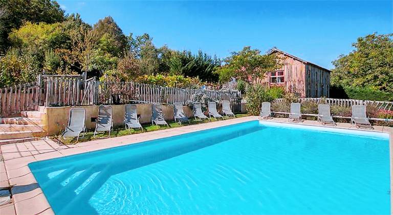 House with terrace, pool & BBQ in Bergerac
