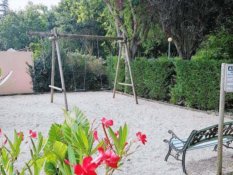 Charming mobile home with heated pool & terrace | River view | Pets allowed — photo 3