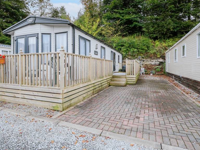 Family-friendly cottage with yard | Pet-friendly — photo 2