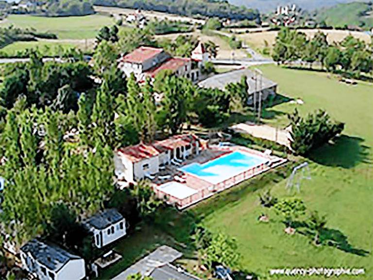 Mobile home with pool | Pet-friendly — photo 3