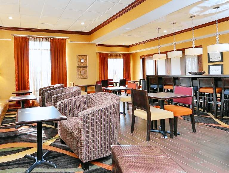 Hampton Inn Keokuk — photo 4