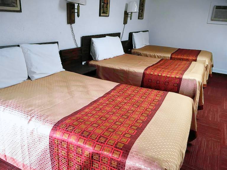 Hotel de beira de estrada Liberal