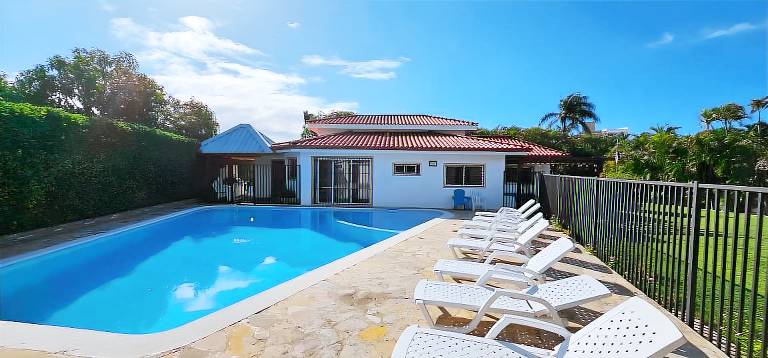Wonderful vacation home with garden, pool & barbeque | Dogs allowed — photo 3