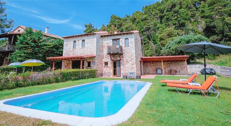 Villa with barbeque, garden & private pool — photo 2