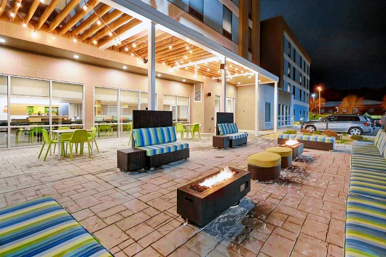 Home2 Suites by Hilton Eau Claire South — photo 4