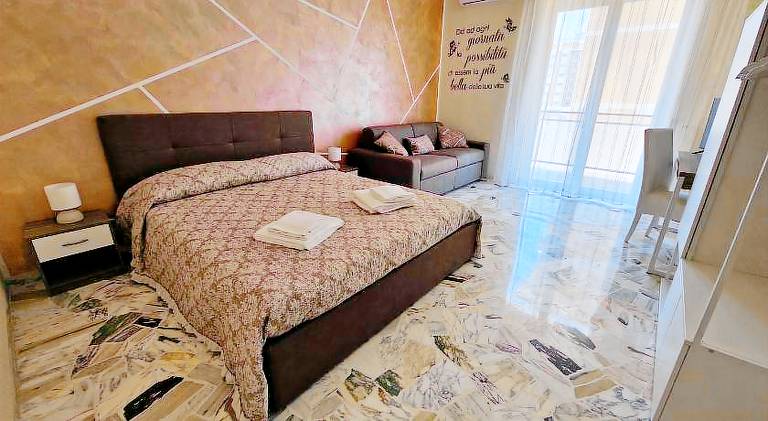Rental apartment with 2 rooms for 4 persons in Bari
