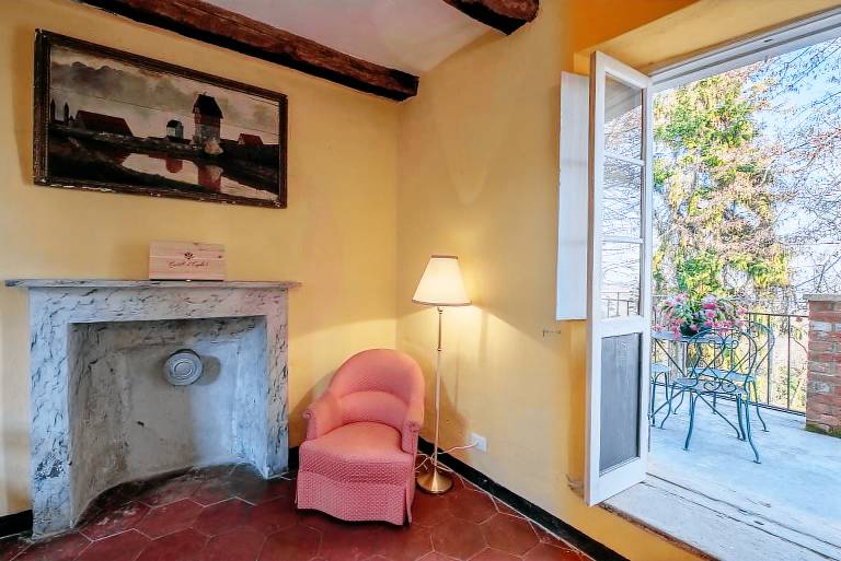 Apartment with BBQ, garden & patio | Garden view — photo 5