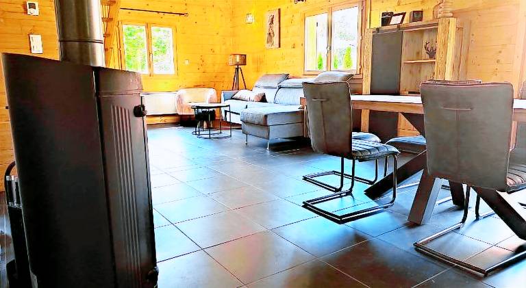 Chalet with jacuzzi — photo 2