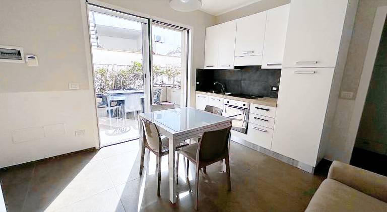 Holiday apartment with yard — photo 4